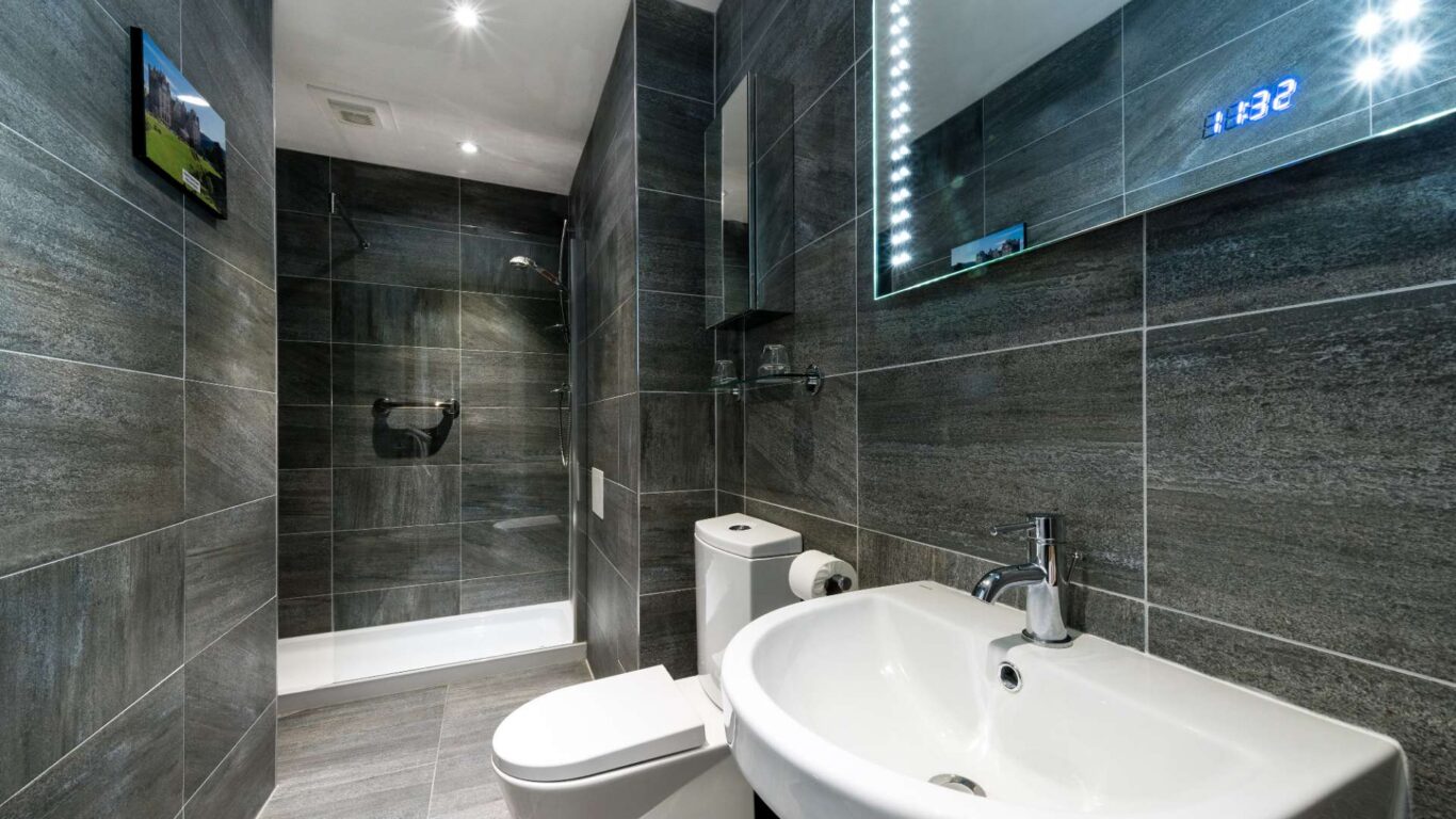 Shower Room 310 Double Superior