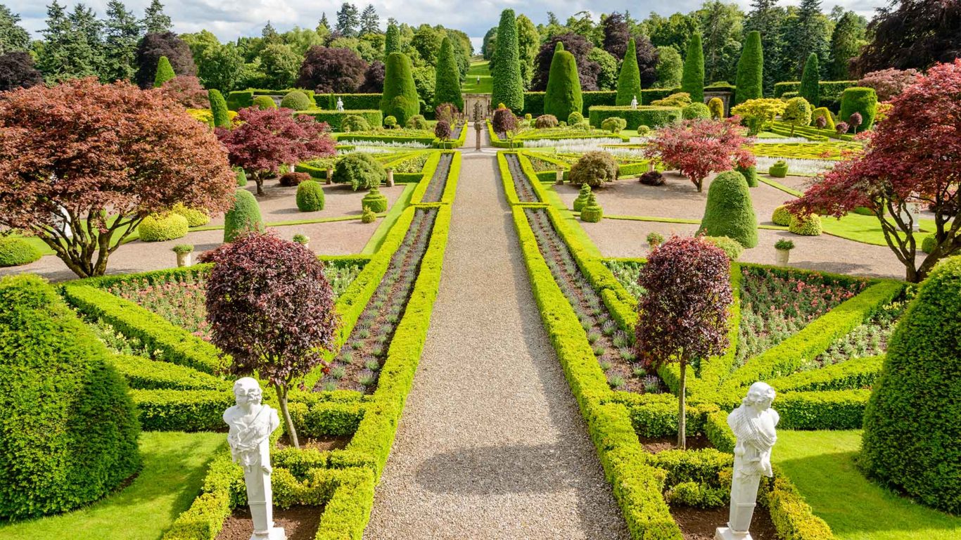 Drummond-Castle-Gardens