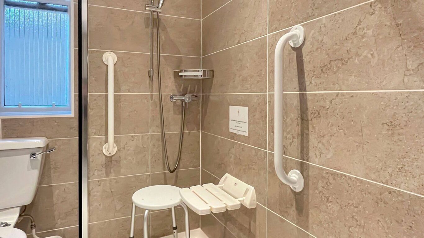 Atholl Palace Accessible Room New 6