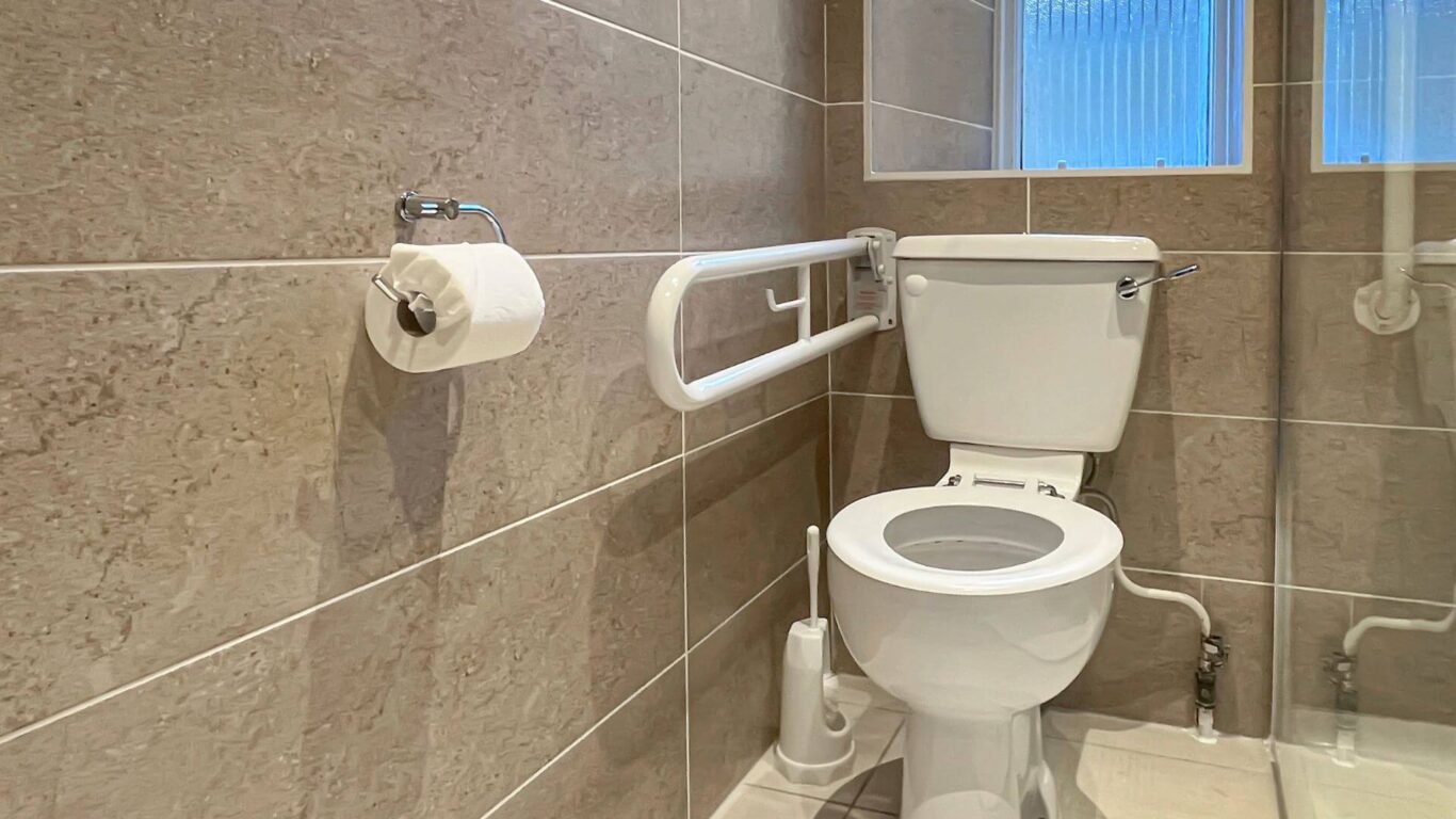 Atholl Palace Accessible Room New 7