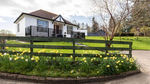 APH Lodges Garden Cottage Exterior 2