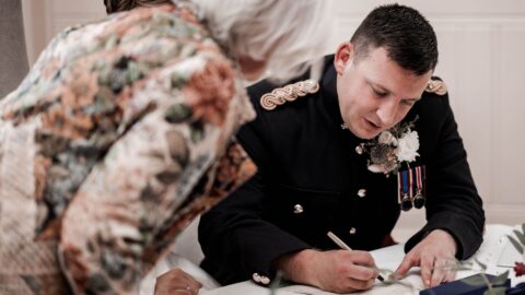 Signing-Register-Tommy-Hamilton-Photographer