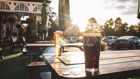 Stags-Head-Outdoor-Drinks