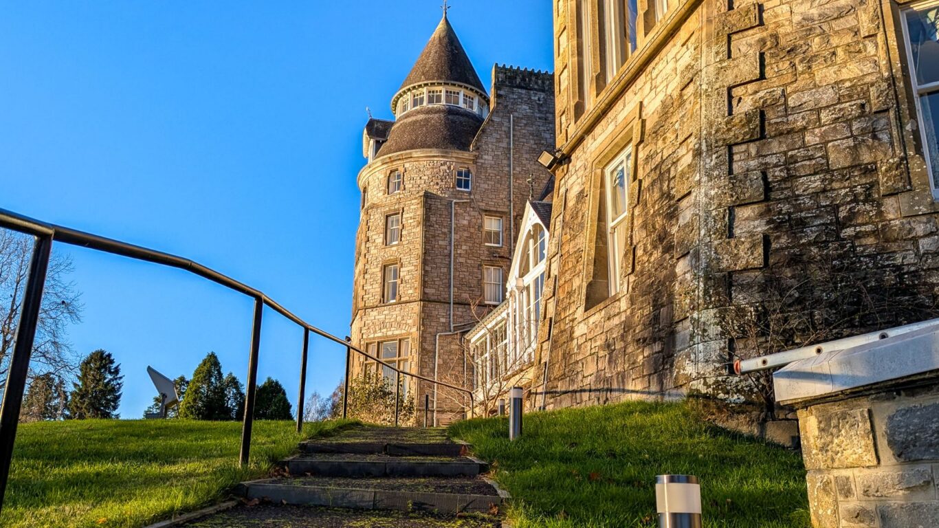 APH Gardern Room 723 Pathway