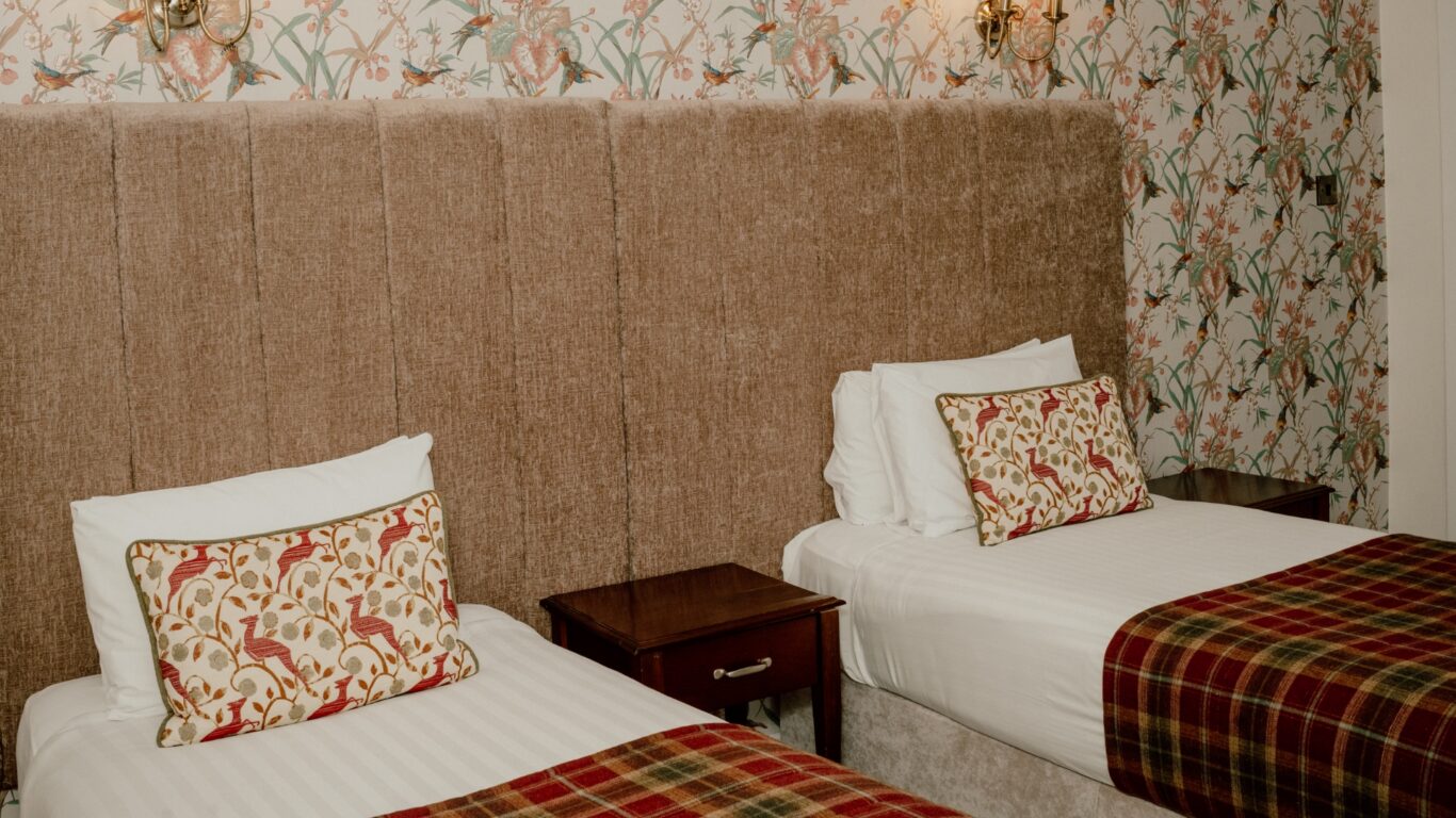 ATHOLL PALACE HOTEL CLASSIC TWIN ROOM 214 7