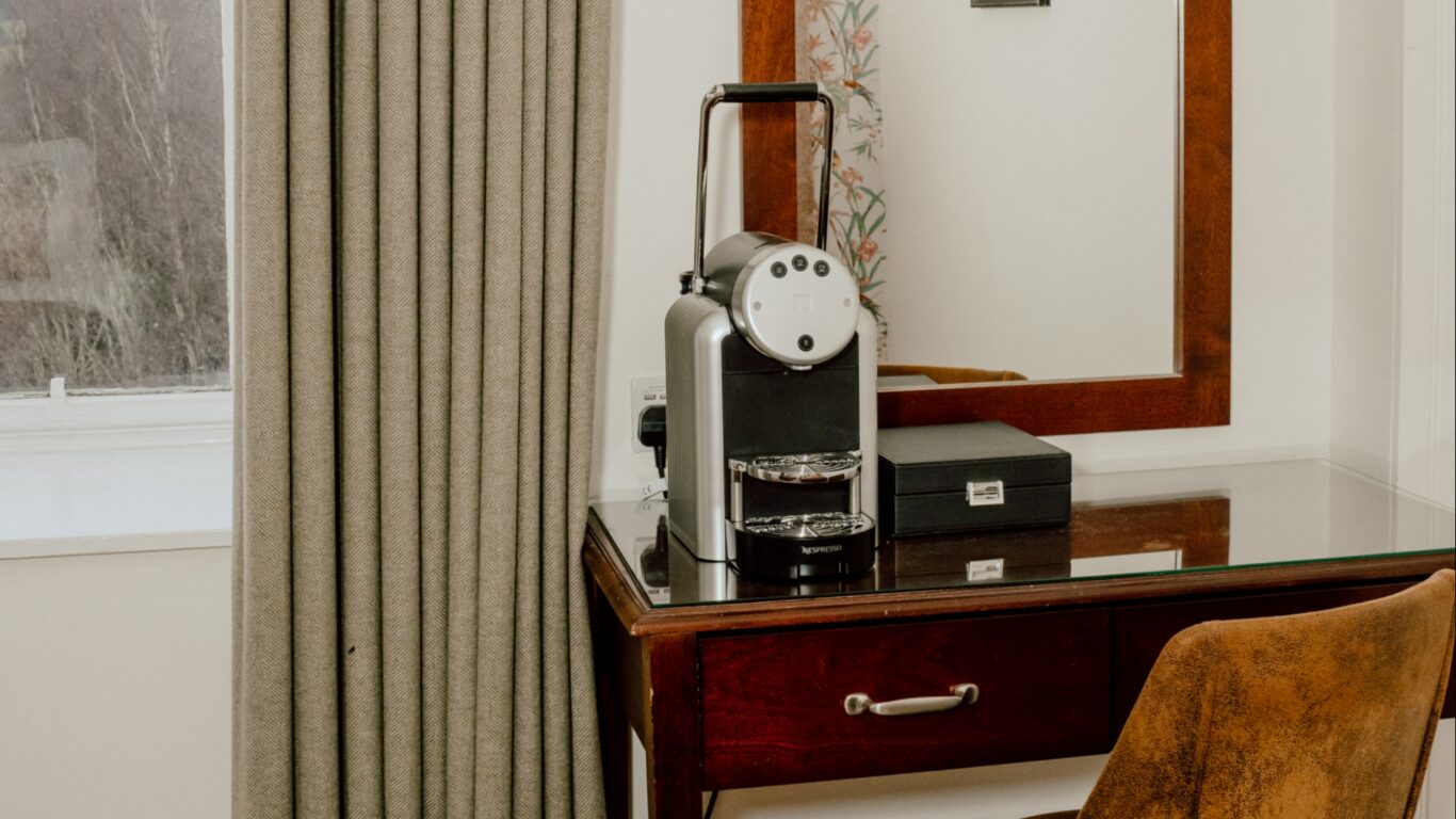ATHOLL PALACE HOTEL CLASSIC TWIN ROOM 214 9