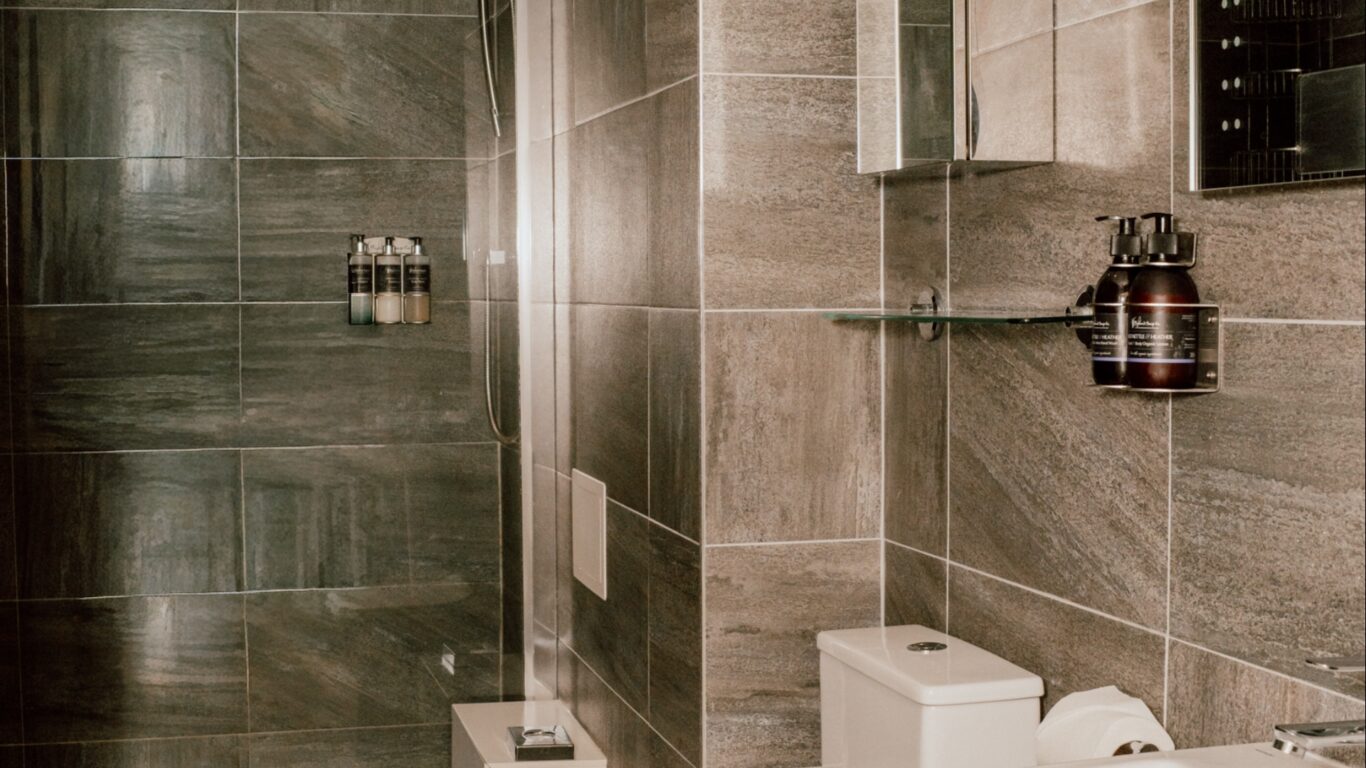 ATHOLL PALACE HOTEL SUPERIOR DOUBLE ROOM 310 11
