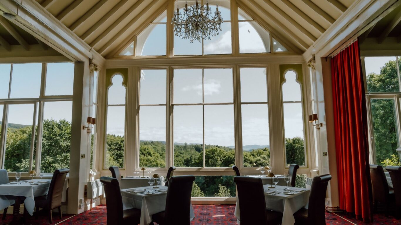 atholl palace veradah restaurant lunc with a view